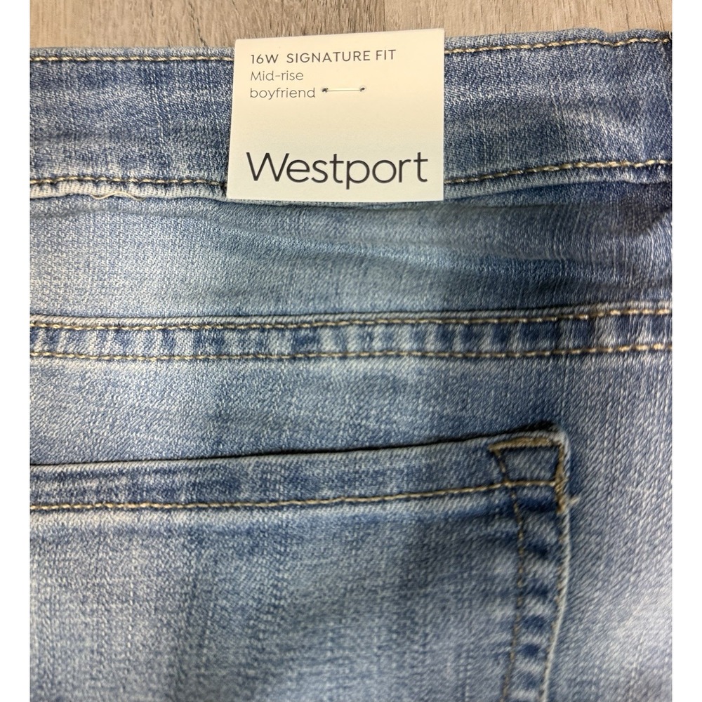 Westport Signature Fit Boyfriend Jean Women 16W Mid Rise Lightwash Cuffed NWT - Picture 6 of 6